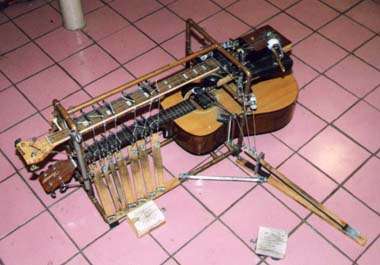 http://www.guitarmachine.com/machineontiles1.jpg